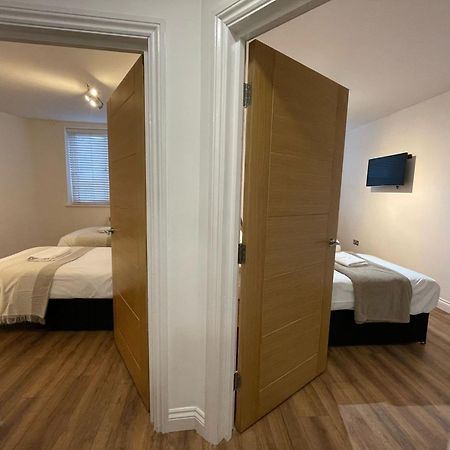 24-7 Secured City Centre Apartments With Free Underground Parking And Wifi 버밍엄 외부 사진