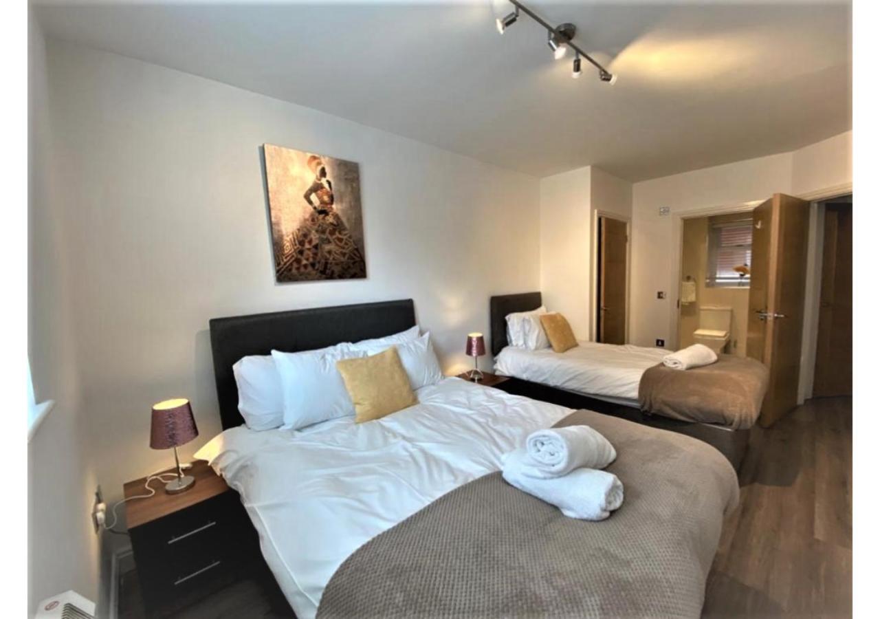 24-7 Secured City Centre Apartments With Free Underground Parking And Wifi 버밍엄 외부 사진