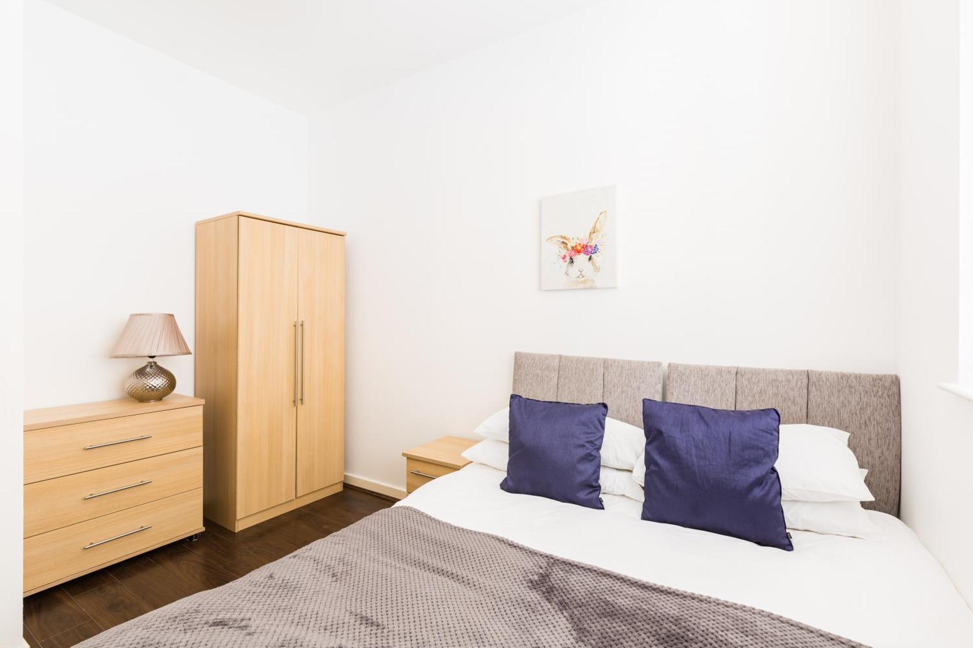24-7 Secured City Centre Apartments With Free Underground Parking And Wifi 버밍엄 외부 사진