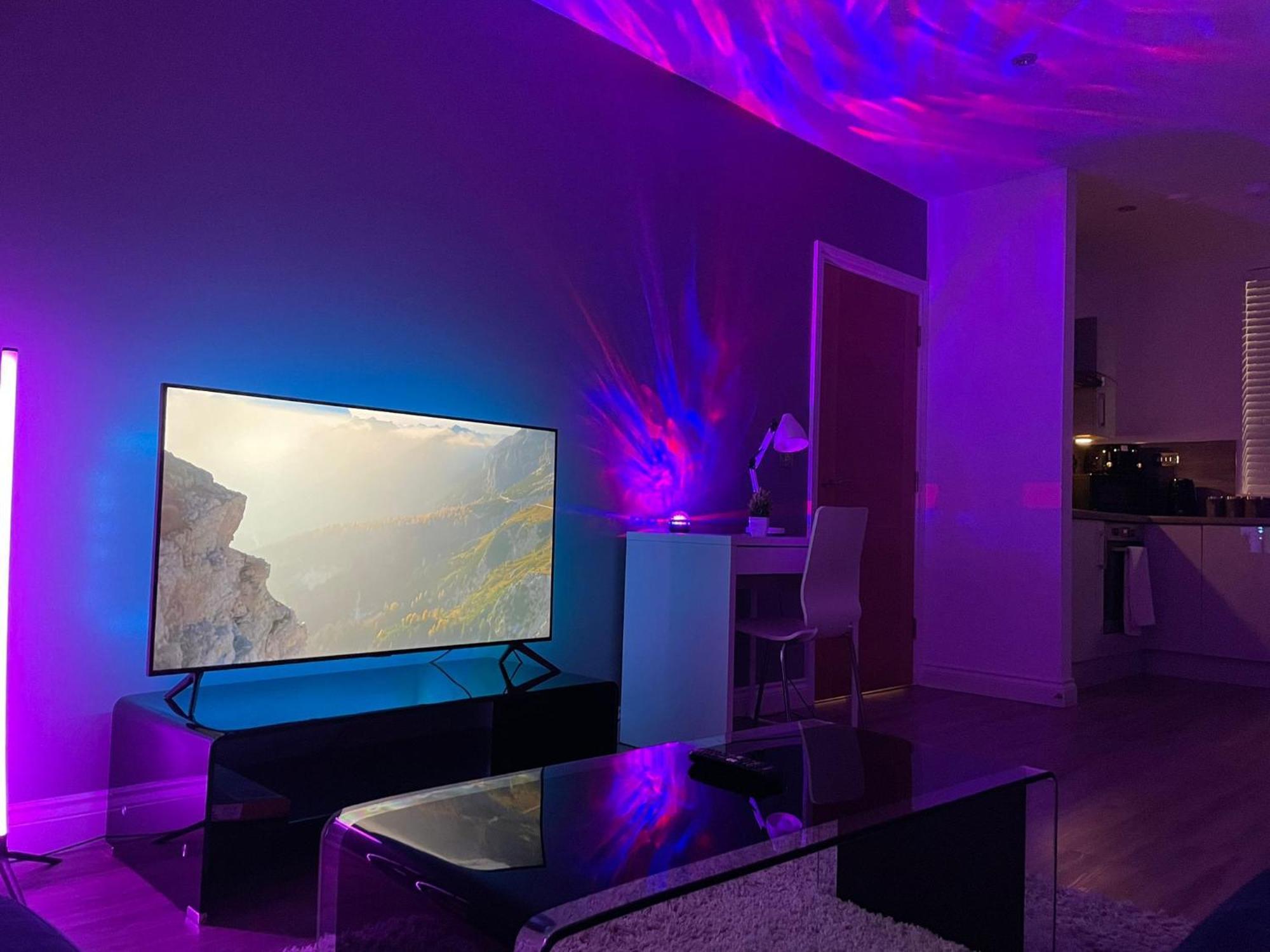 24-7 Secured City Centre Apartments With Free Underground Parking And Wifi 버밍엄 외부 사진