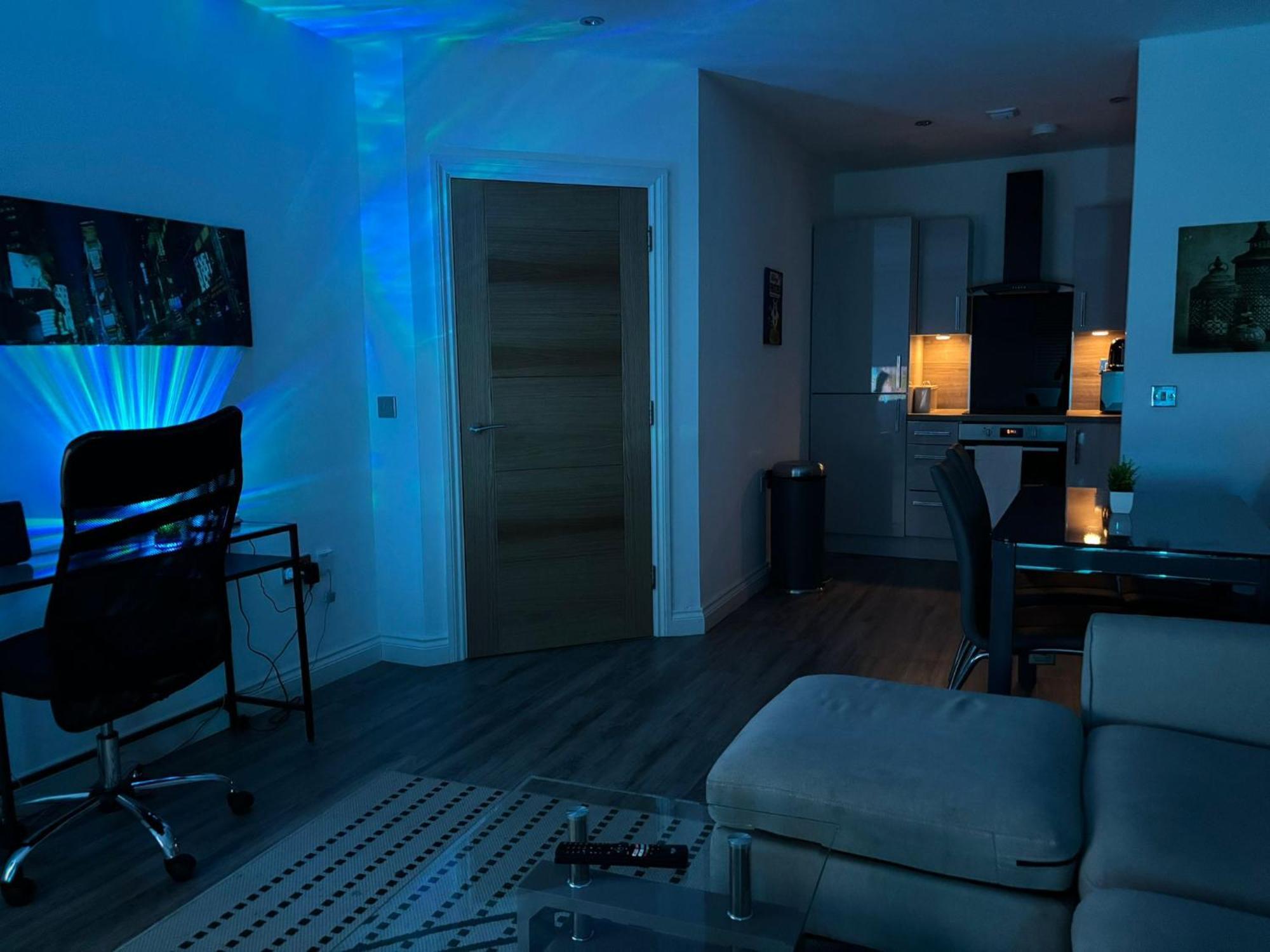 24-7 Secured City Centre Apartments With Free Underground Parking And Wifi 버밍엄 외부 사진