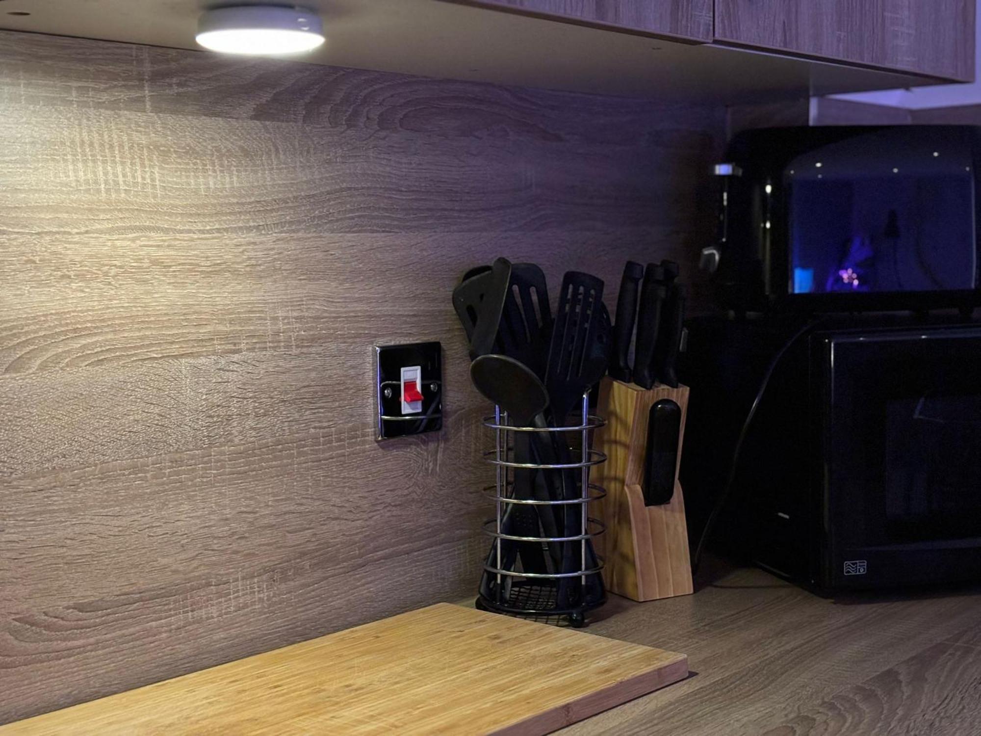 24-7 Secured City Centre Apartments With Free Underground Parking And Wifi 버밍엄 외부 사진
