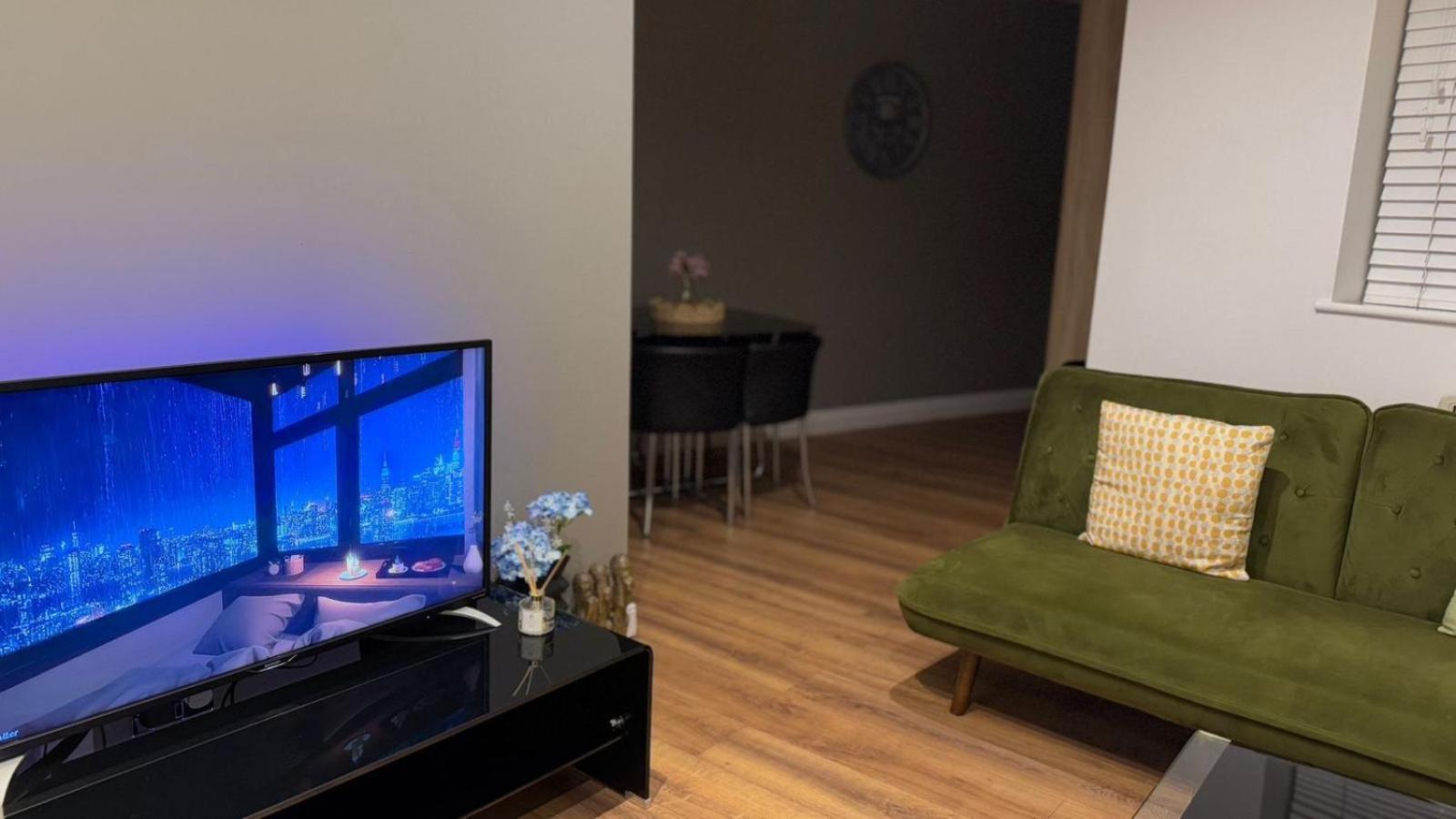 24-7 Secured City Centre Apartments With Free Underground Parking And Wifi 버밍엄 외부 사진