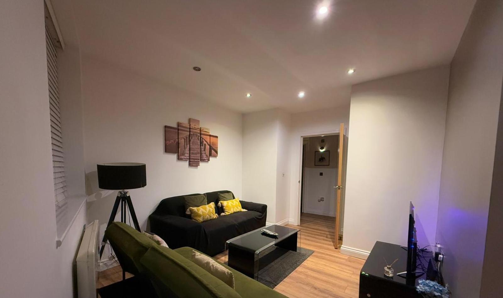 24-7 Secured City Centre Apartments With Free Underground Parking And Wifi 버밍엄 외부 사진