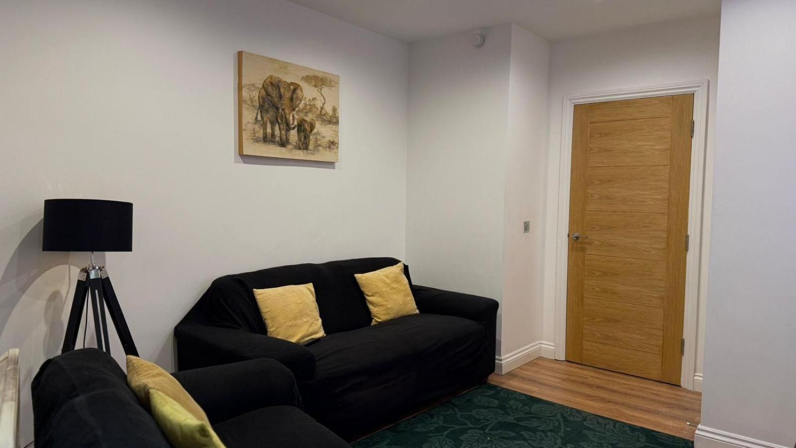 24-7 Secured City Centre Apartments With Free Underground Parking And Wifi 버밍엄 외부 사진